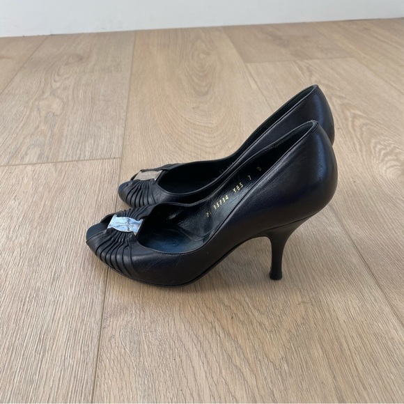 Salvatore Ferragamo Black Leather Peep Toe Slingback Heels Size 7 - Picture 3 of 8